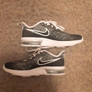 Girls size 3.5 Nike Air Max